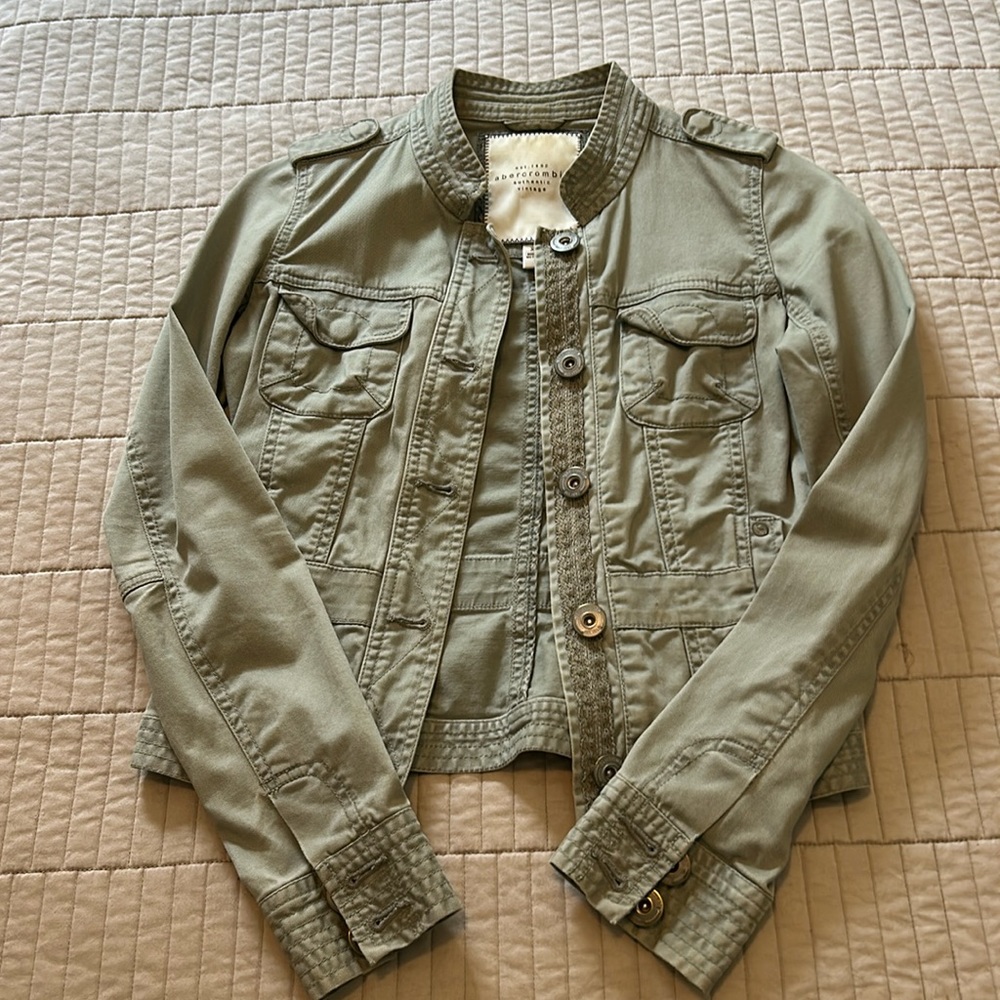 Children’s size XL Abercrombie jacket. Olive green